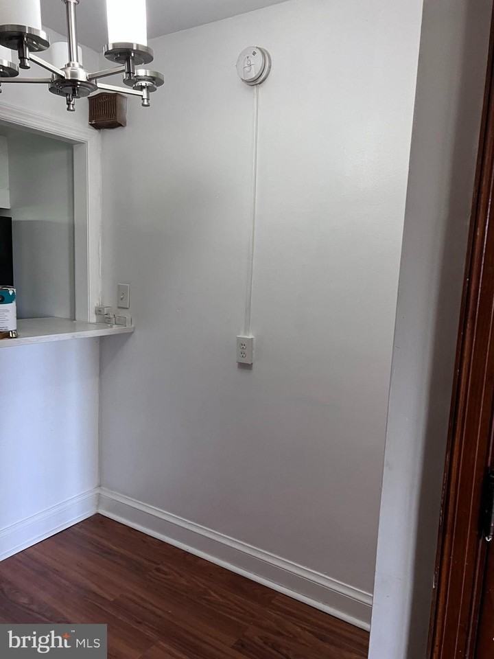 1806 C St Se - Photo 7 of 13