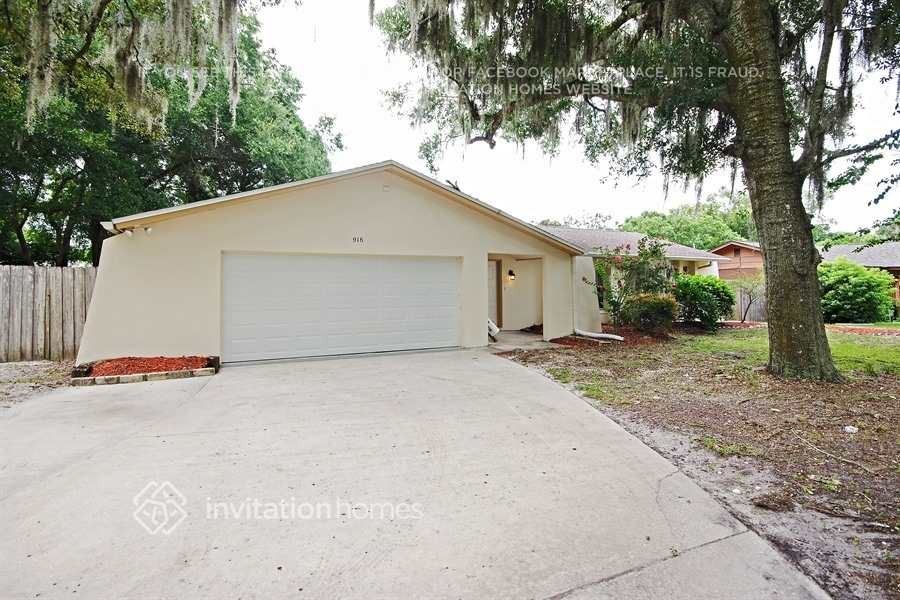 918 Rangeline Rd - Photo 2 of 21