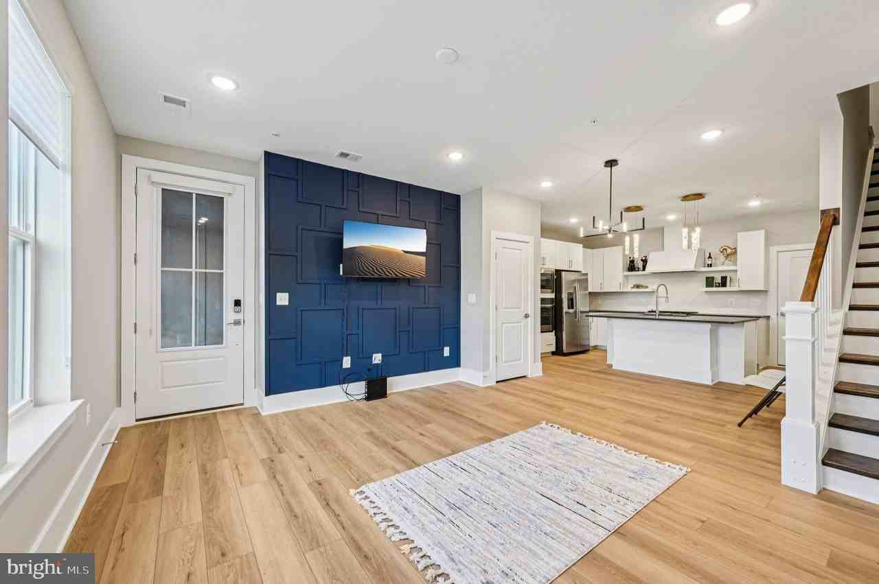 2506 Peninsula Drive - Photo 3 of 42