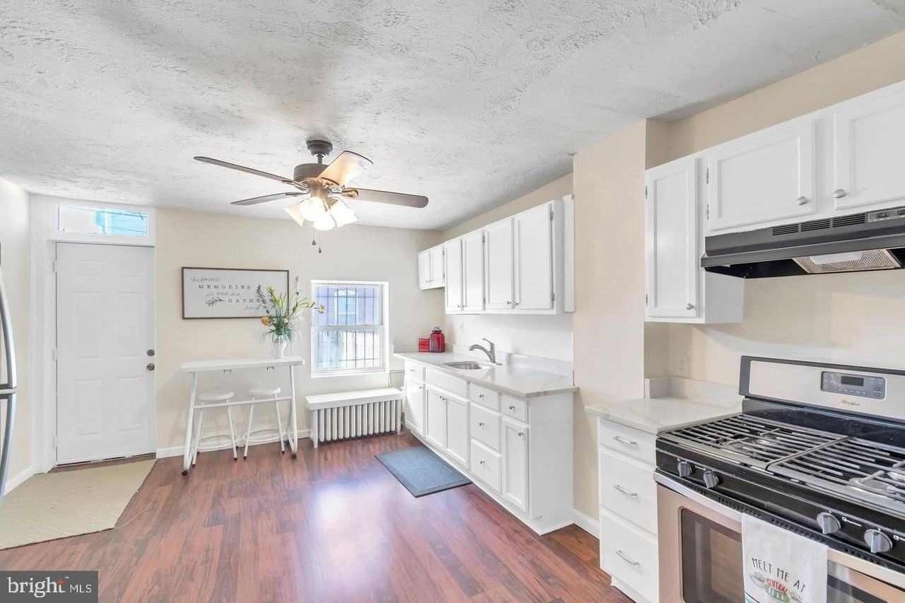 2925 E Monument St - Photo 2 of 22