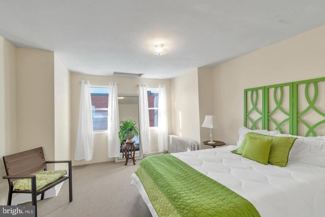 2925 E Monument St - Photo 7 of 22