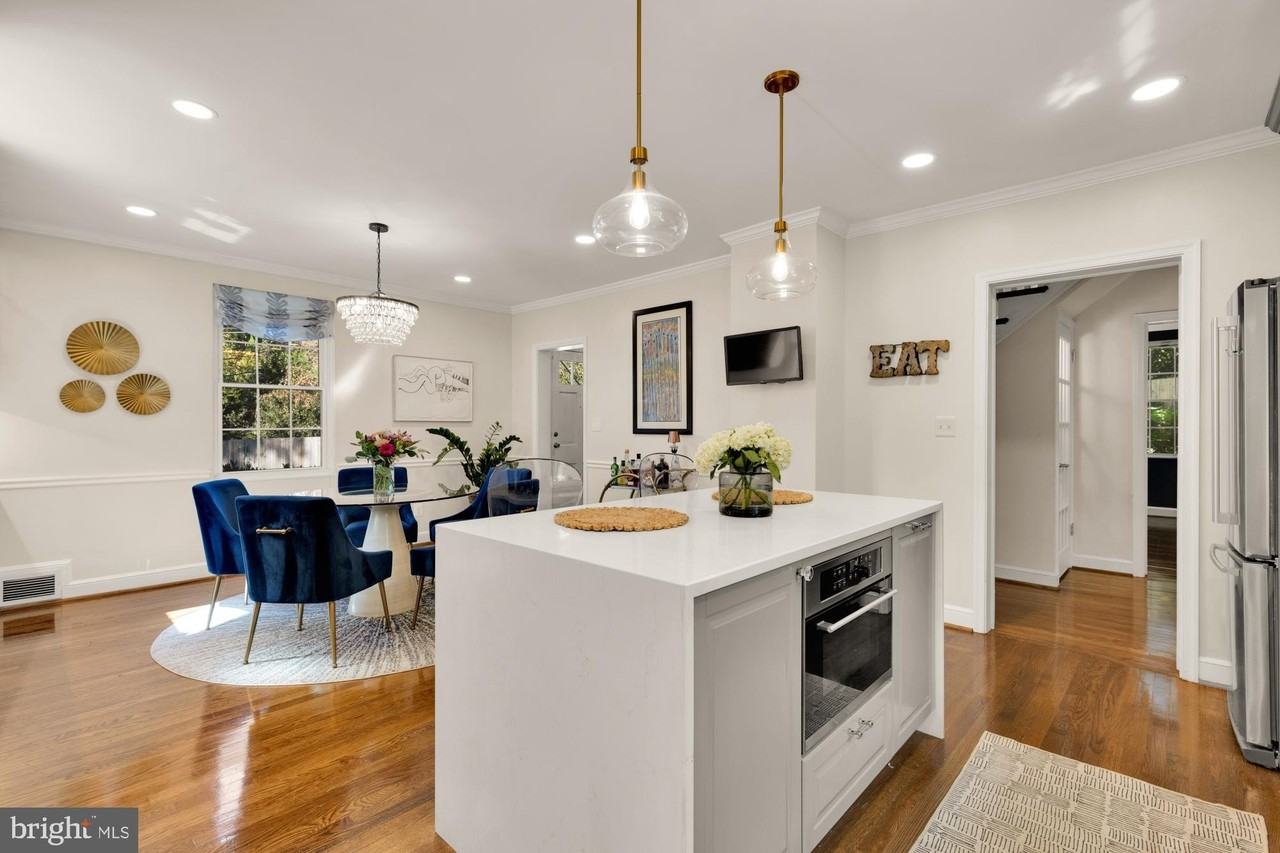 9701 Connecticut Ave - Photo 4 of 50