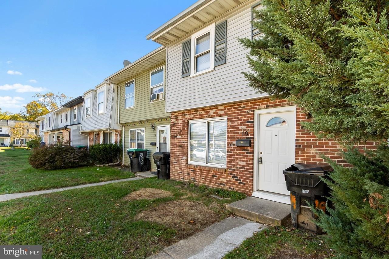 19 Magnolia Ct - Photo 3 of 19