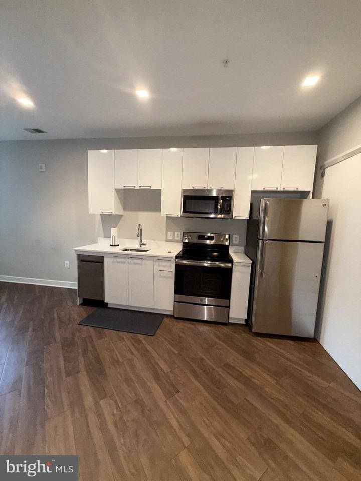 989 S Buchanan St Unit 208 #208