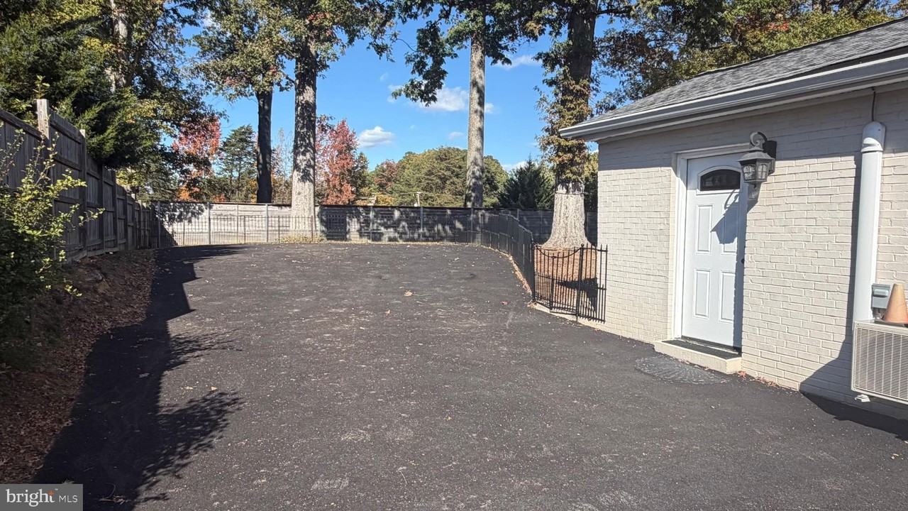 7308 Old Keene Mill Road - Photo 5 of 20