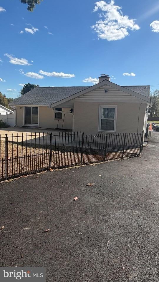 7308 Old Keene Mill Road - Photo 7 of 20