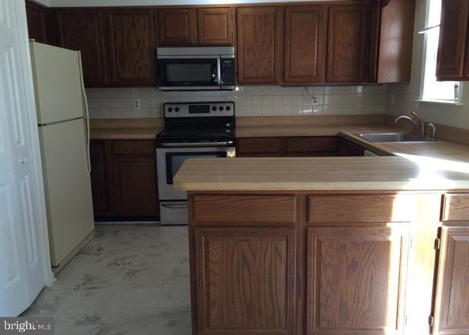 6328 Over See Ct - Photo 4 of 14