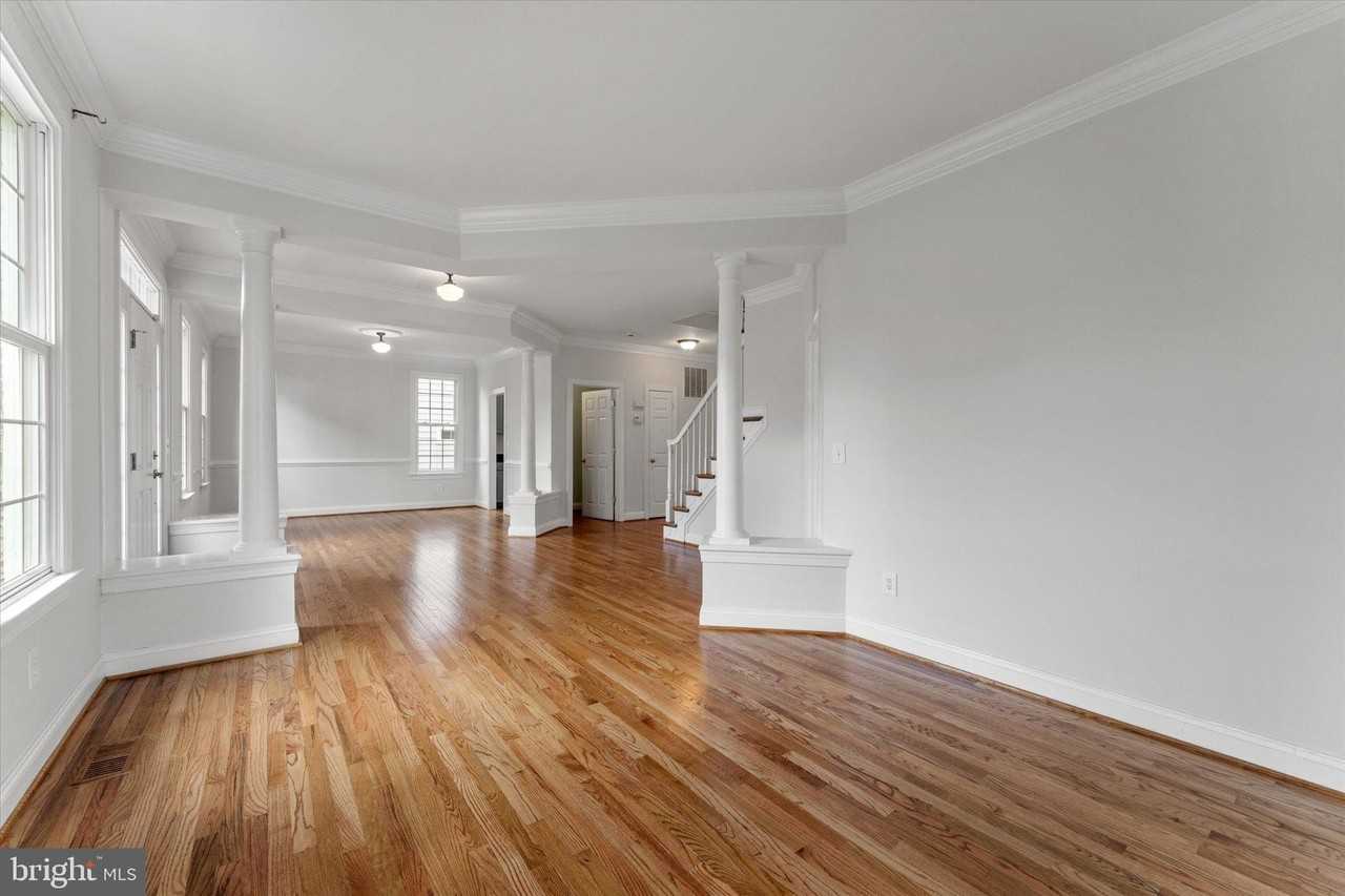 116 Desales Dr - Photo 6 of 50