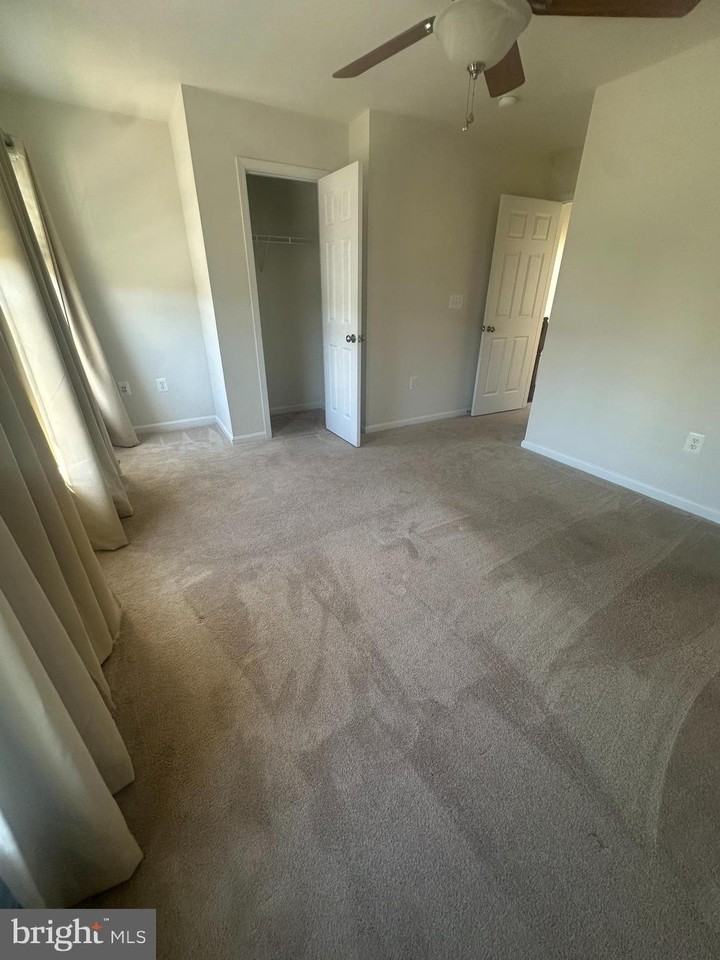 15715 John Diskin Cir - Photo 2 of 21