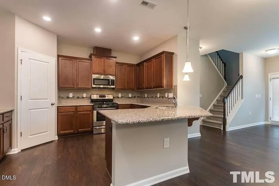 1142 Lookout Ridge Rd - Photo 3 of 21