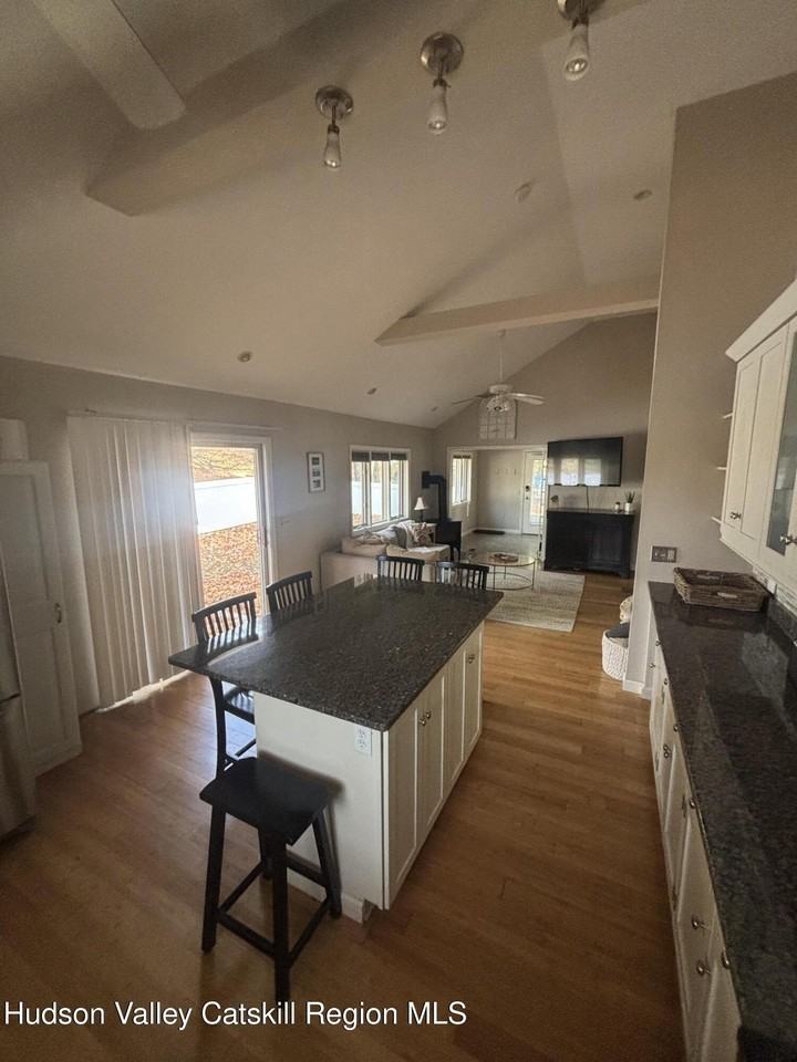 419 Sw Colony Rd - Photo 5 of 10