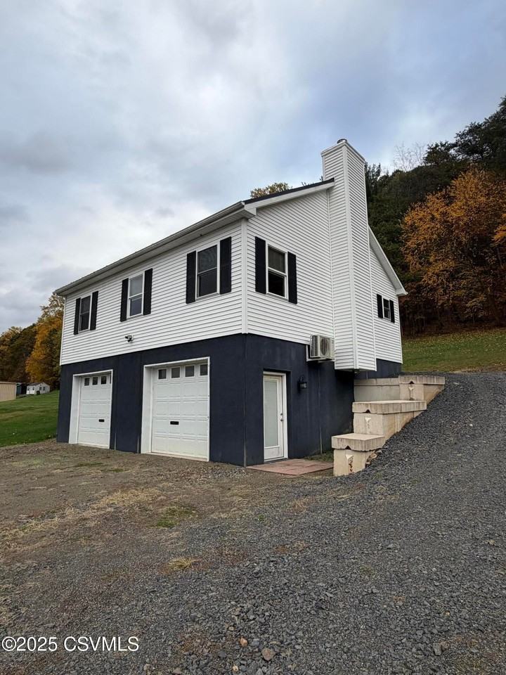 294 Mountain Rd - Photo 3 of 15