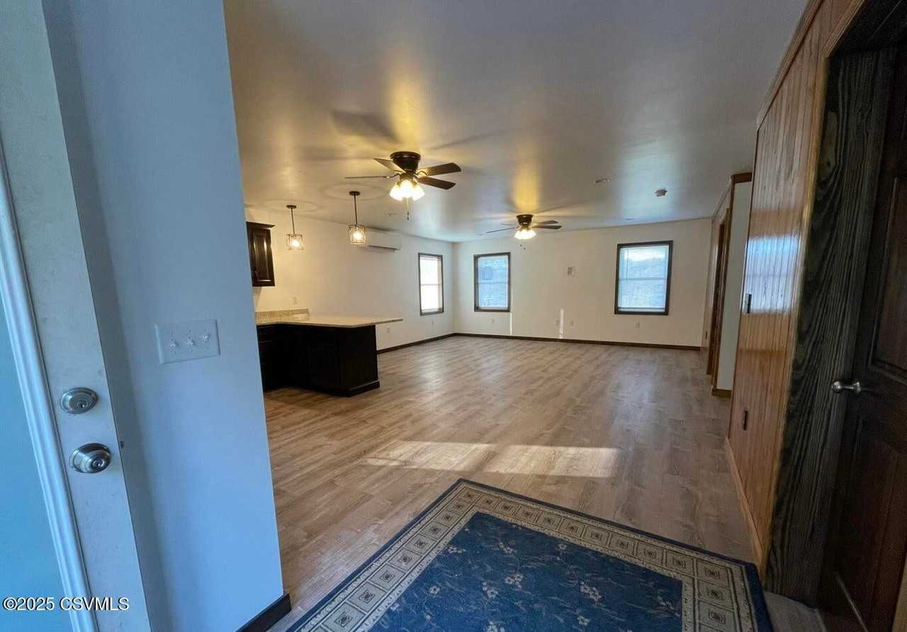 294 Mountain Rd - Photo 4 of 15