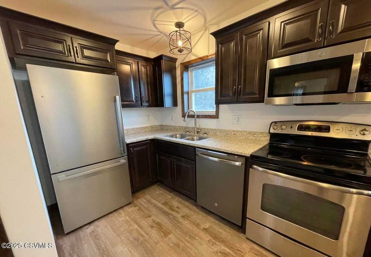 294 Mountain Rd - Photo 7 of 15