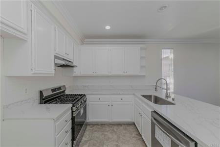 17831 Hazelwood Ct - Photo 2 of 41