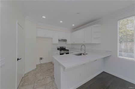 17831 Hazelwood Ct - Photo 3 of 41