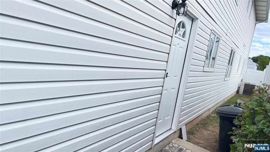 41 Hillcrest Ave - Photo 3 of 15