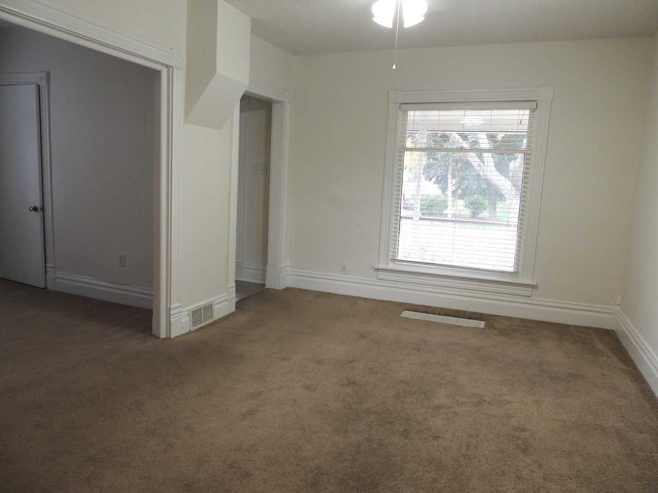 509 Haish Blvd - Photo 3 of 27