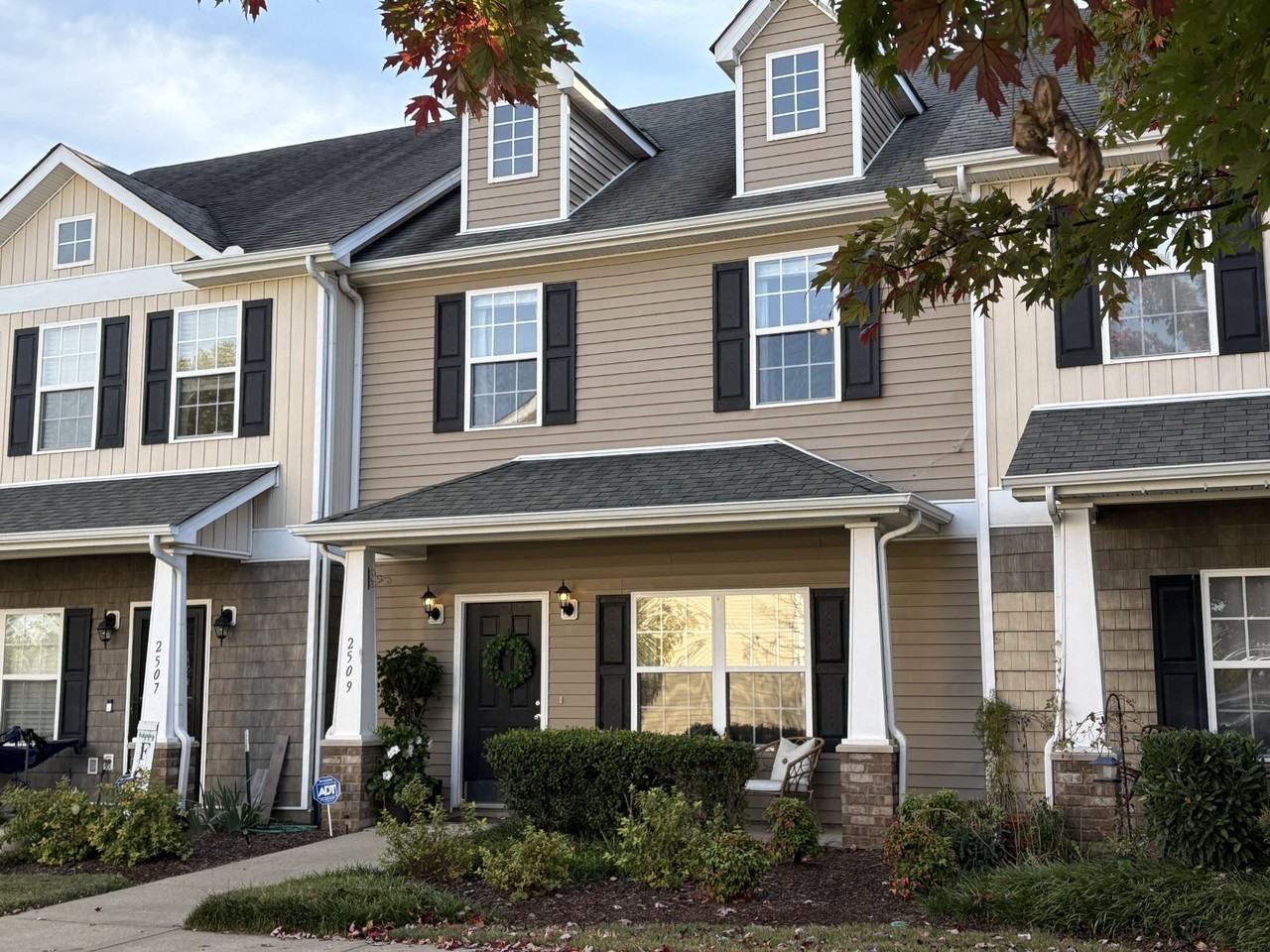 2509 New Holland Cir