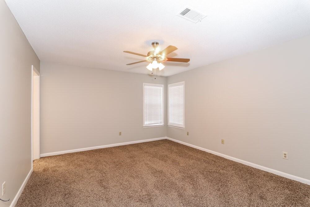 7159 Eastover Blvd - Photo 7 of 15