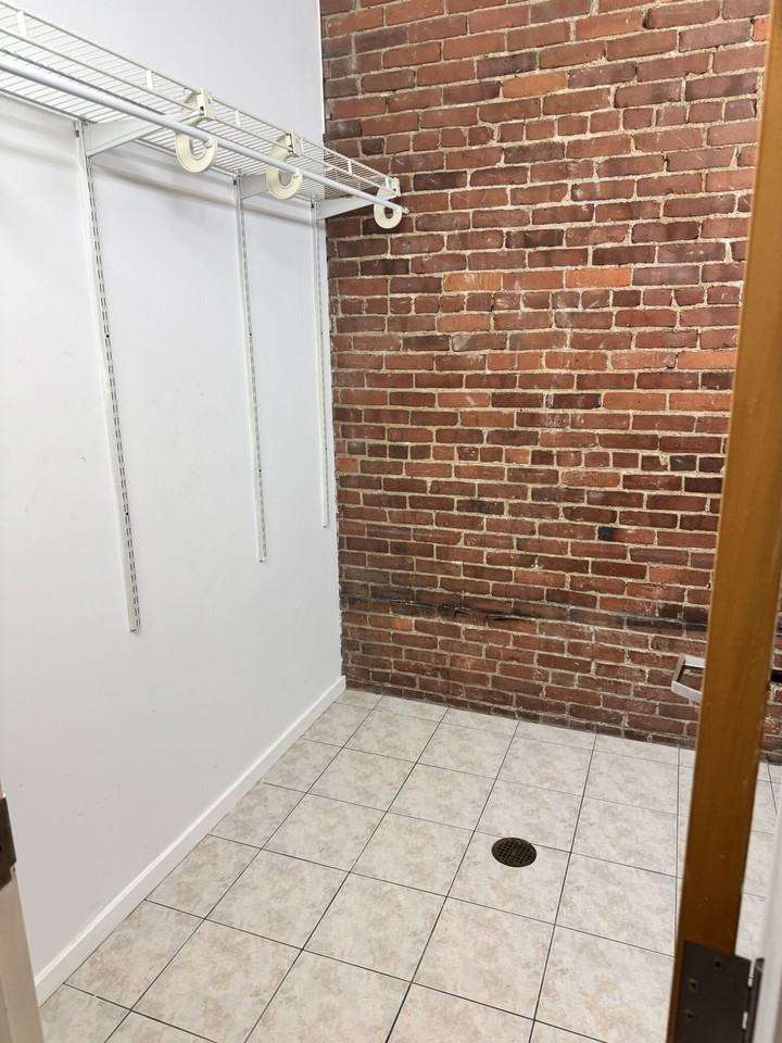 257 Friend St #1 - Photo 5 of 44