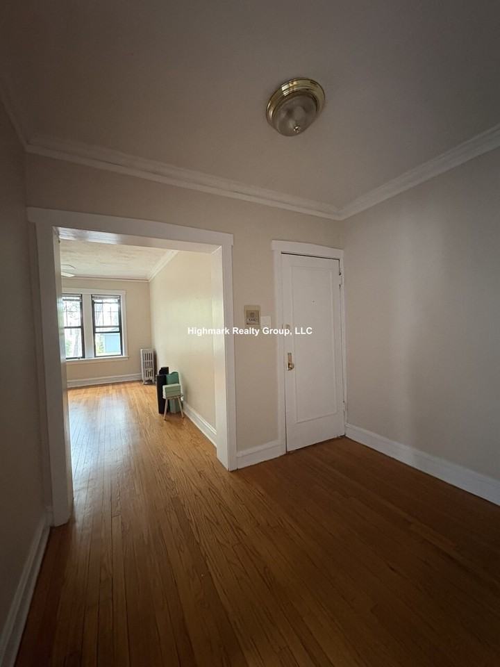 913 Elmwood Ave #2C - Photo 2 of 12
