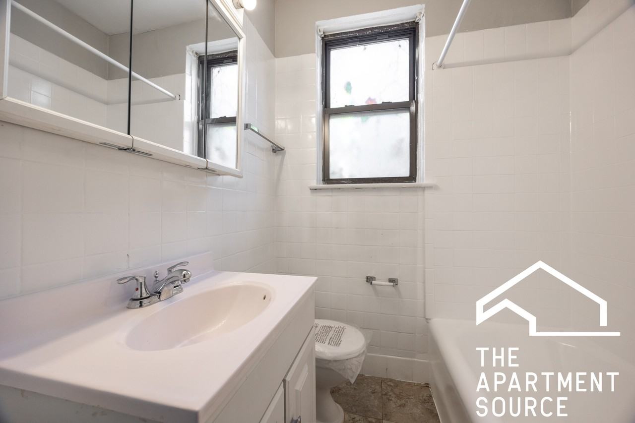 661 W Sheridan Rd #508 - Photo 7 of 12