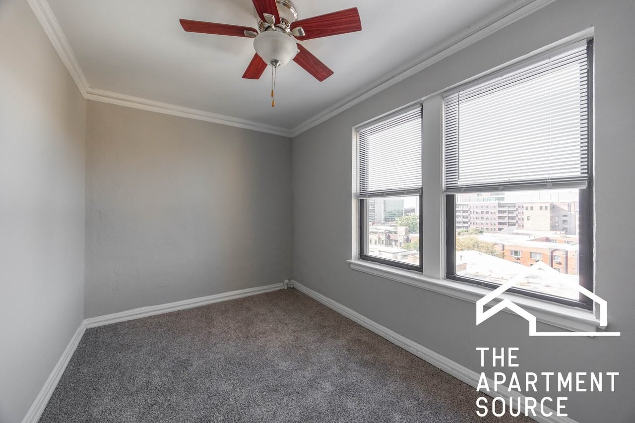 661 West Sheridan Road #801 - Photo 3 of 16