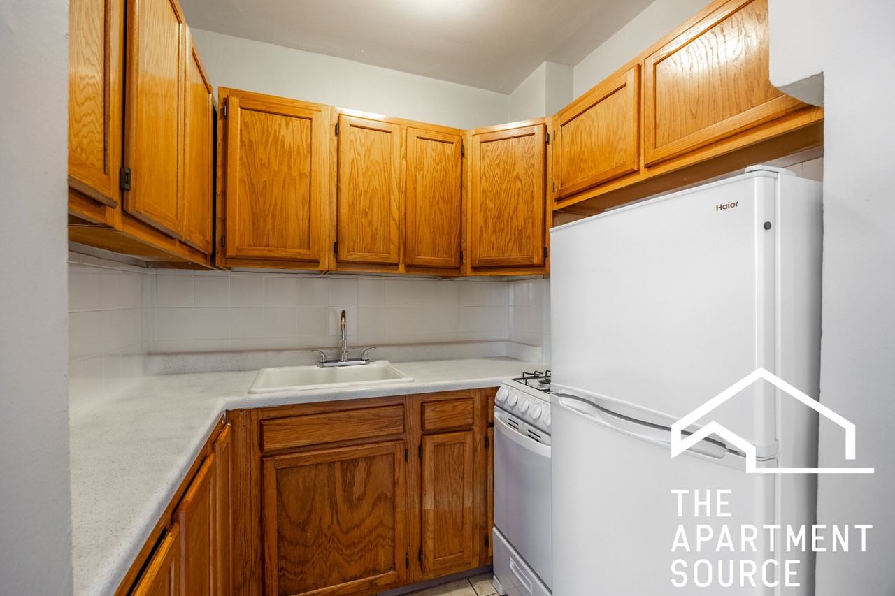 661 West Sheridan Road #801 - Photo 4 of 16