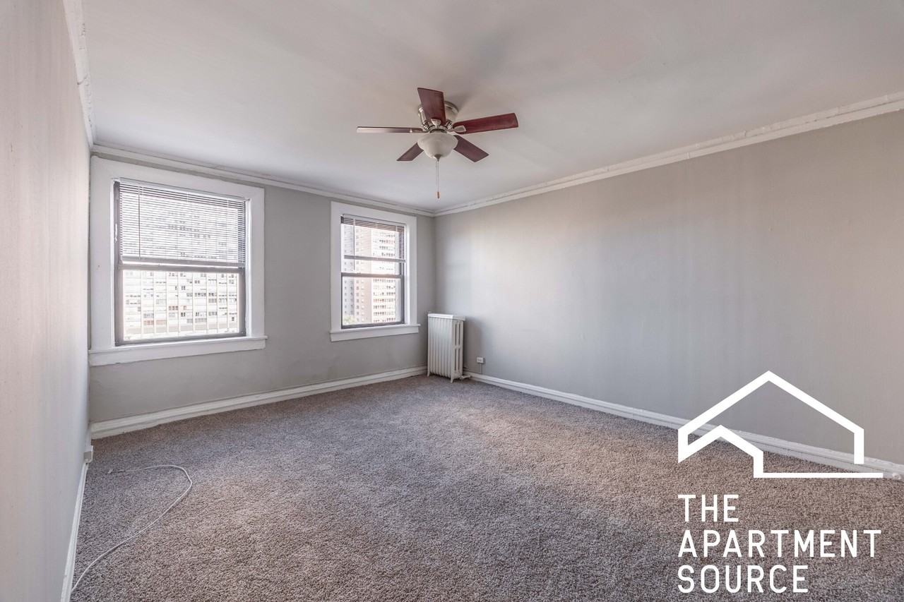 661 West Sheridan Road #801 - Photo 5 of 16