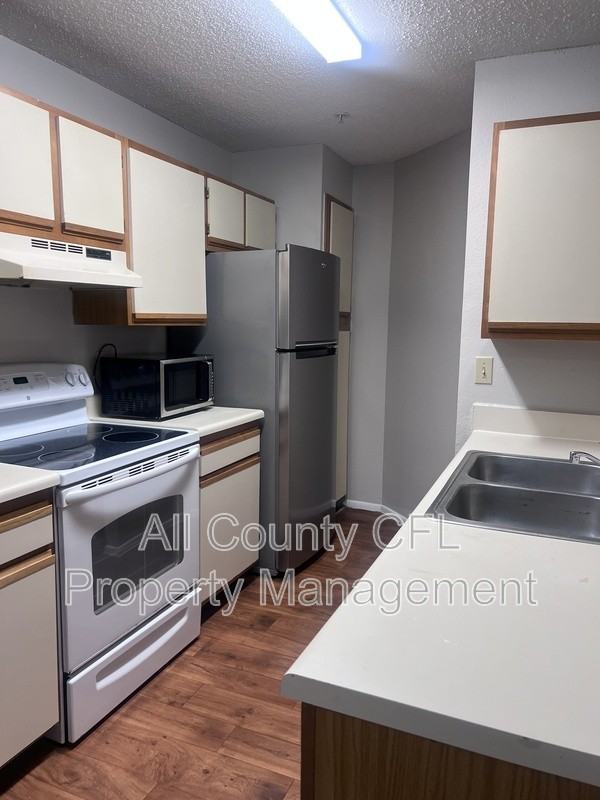 643 Dory Ln - Photo 2 of 12