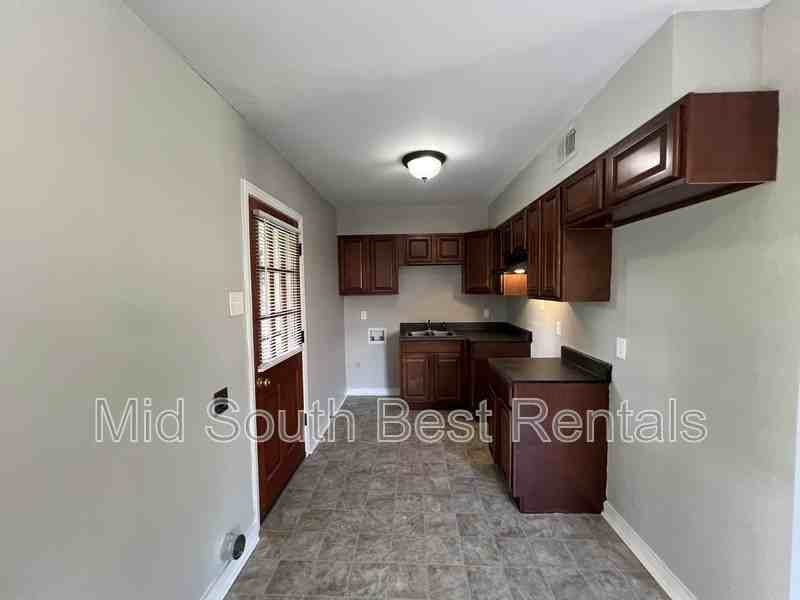 407 Jenson Cv - Photo 3 of 10