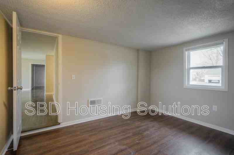 7300 E 86th St - Photo 4 of 7