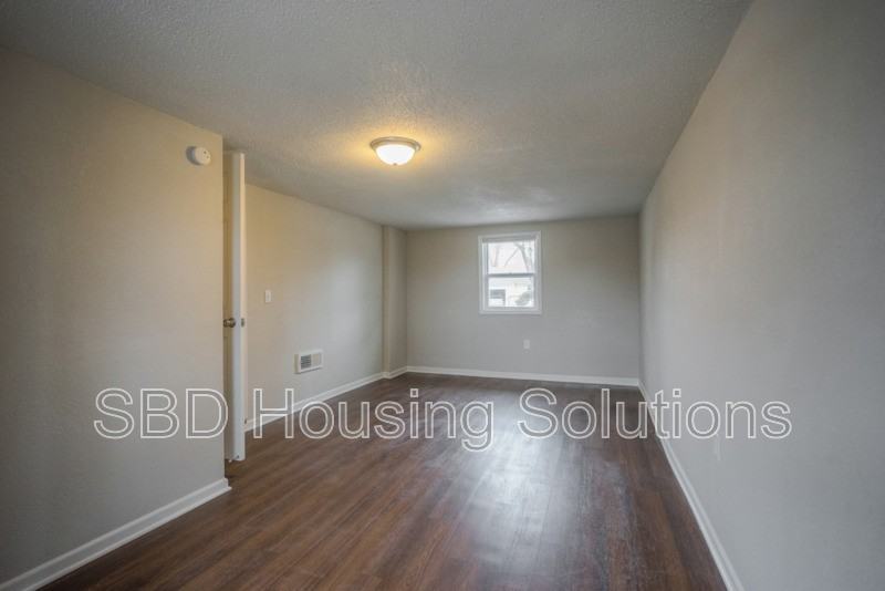 7300 E 86th St - Photo 6 of 7