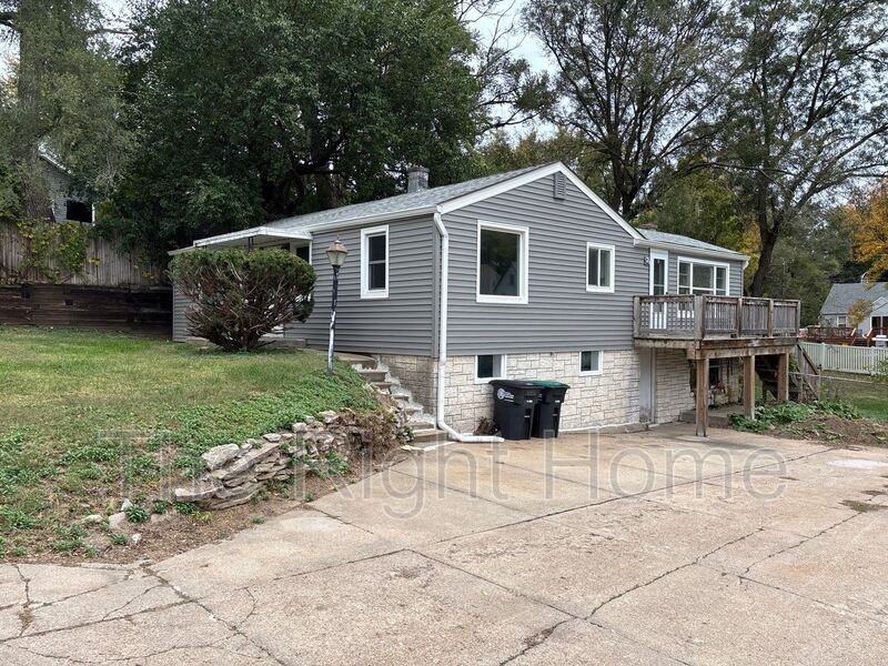 6109 Bedford Ave - Photo 3 of 16