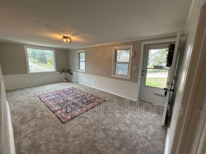 6109 Bedford Ave - Photo 5 of 16