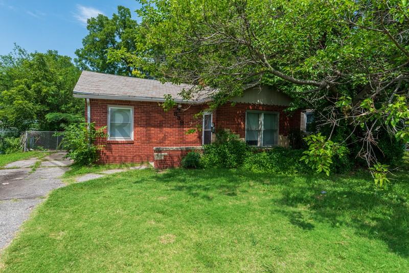 839 N Oliver St - Photo 2 of 18