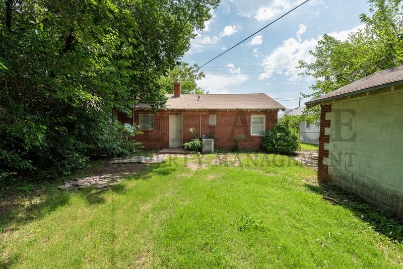 839 N Oliver St - Photo 5 of 18