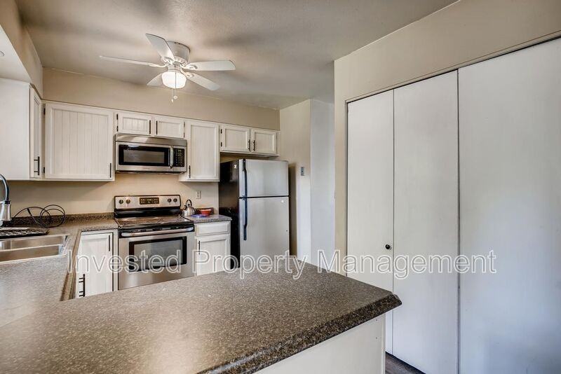172 S Cody St - Photo 3 of 17