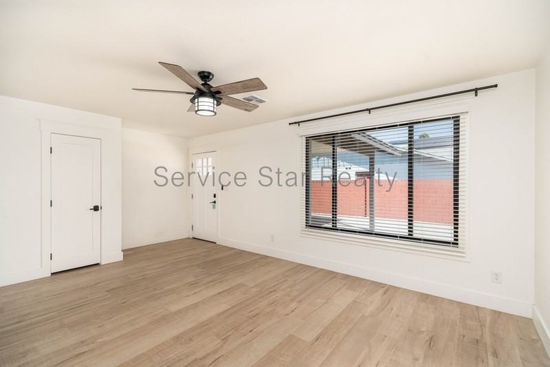 1622 E Bishop Dr - Photo 3 of 25