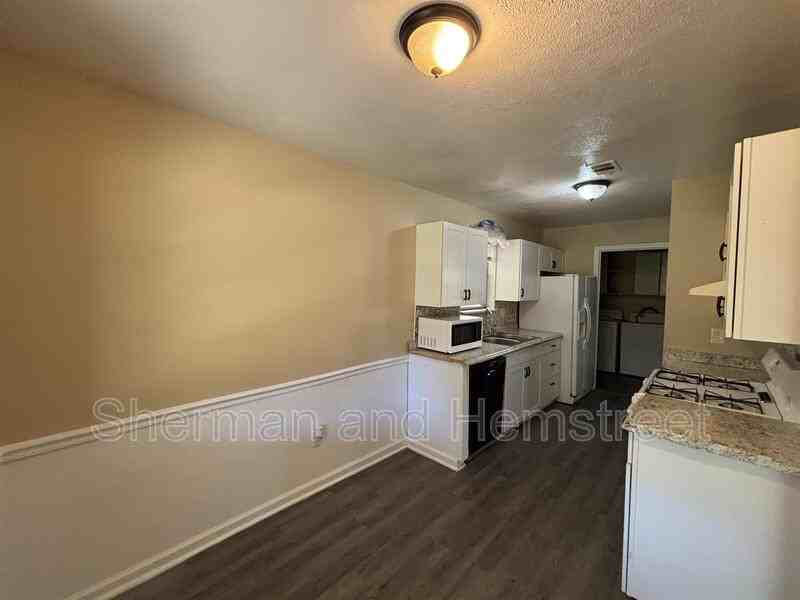 2714 Cranbrook Dr - Photo 5 of 18