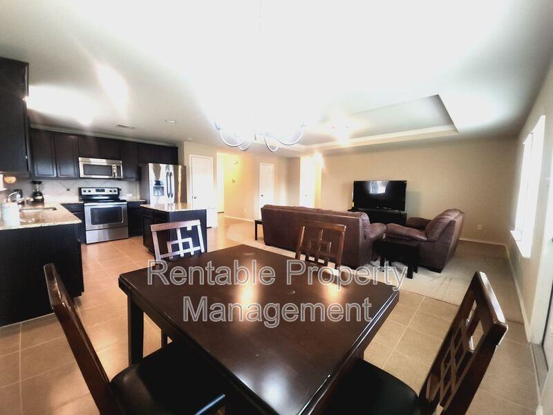 5716 Hopkins Dr - Photo 5 of 38