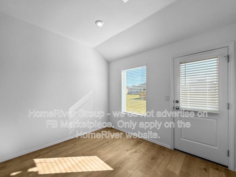 3832 Louthea Ln - Photo 4 of 28