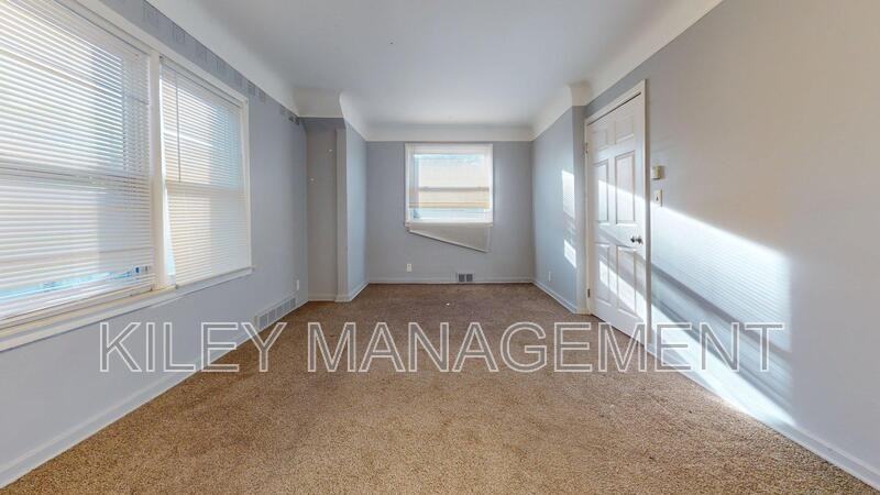 16894 Hubbell St - Photo 4 of 7