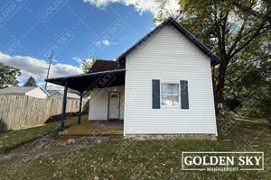 featured image of 1009 W Memorial Dr