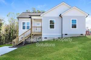 featured image of 103 Roanoke St