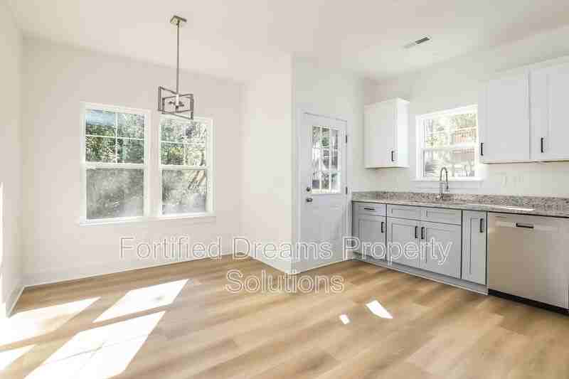 107 Roanoke St - Photo 2 of 13