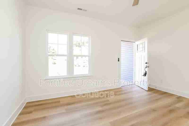 107 Roanoke St - Photo 6 of 13