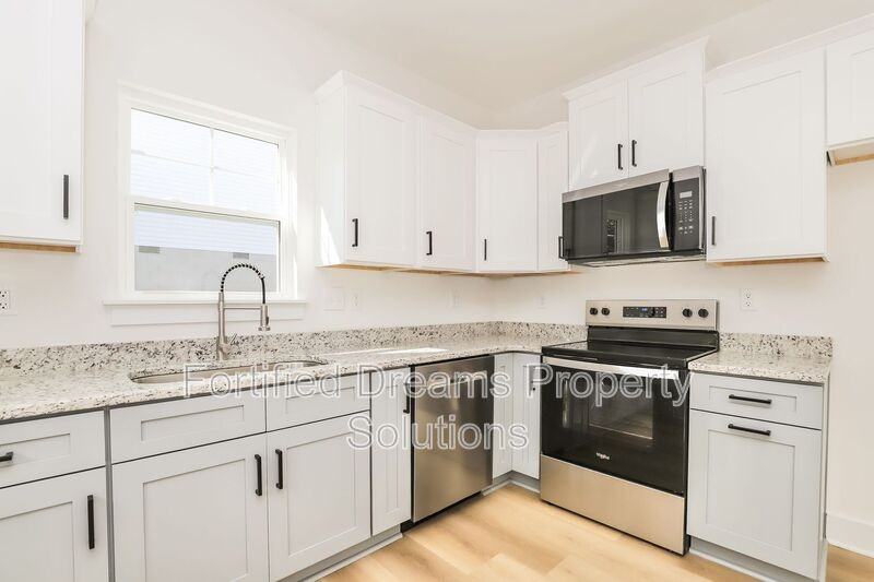 107 Roanoke St - Photo 7 of 13