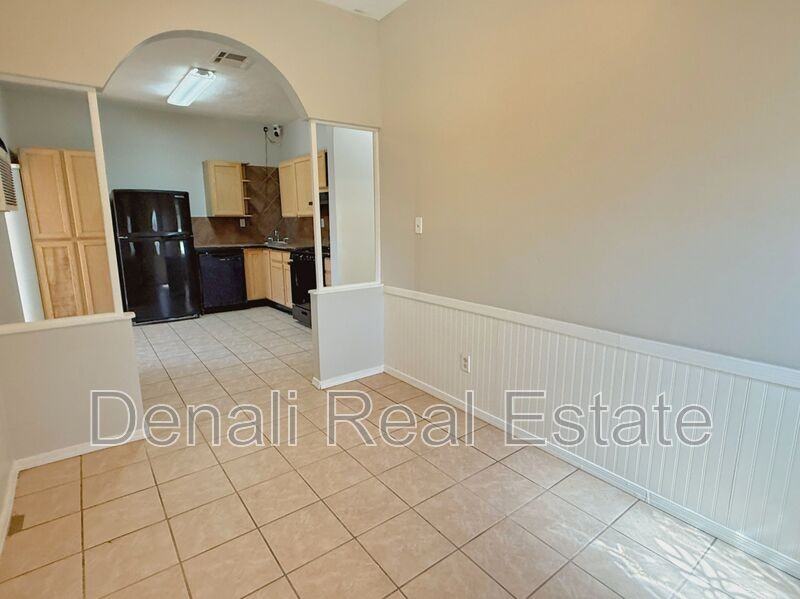 121 N 12th Ave #3 - Photo 4 of 9